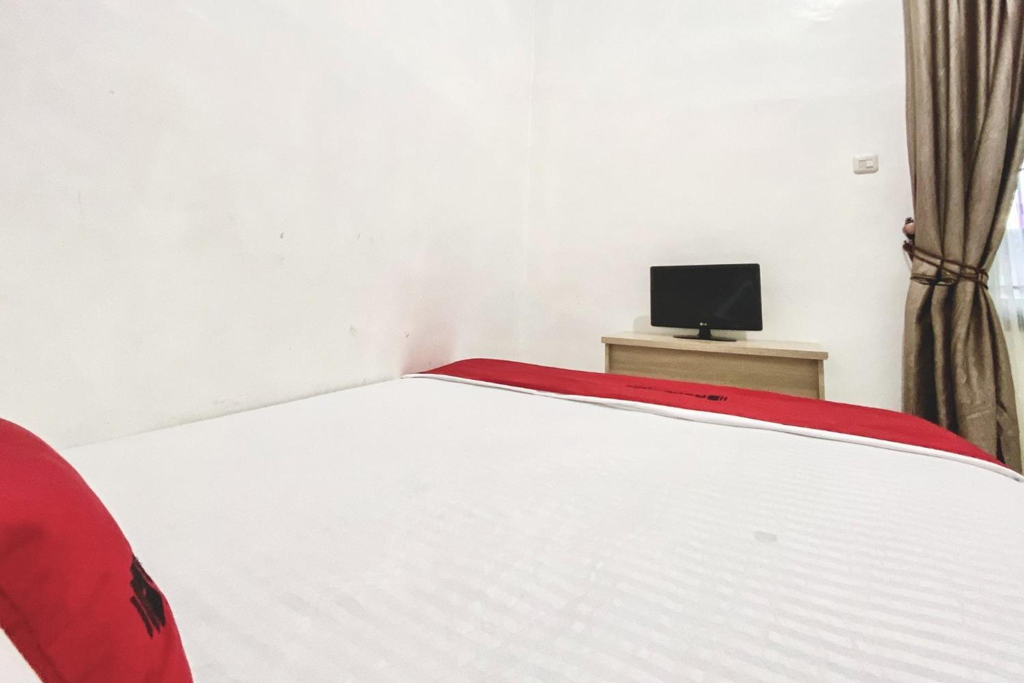 Hotel Reddoorz Syariah At Florensa